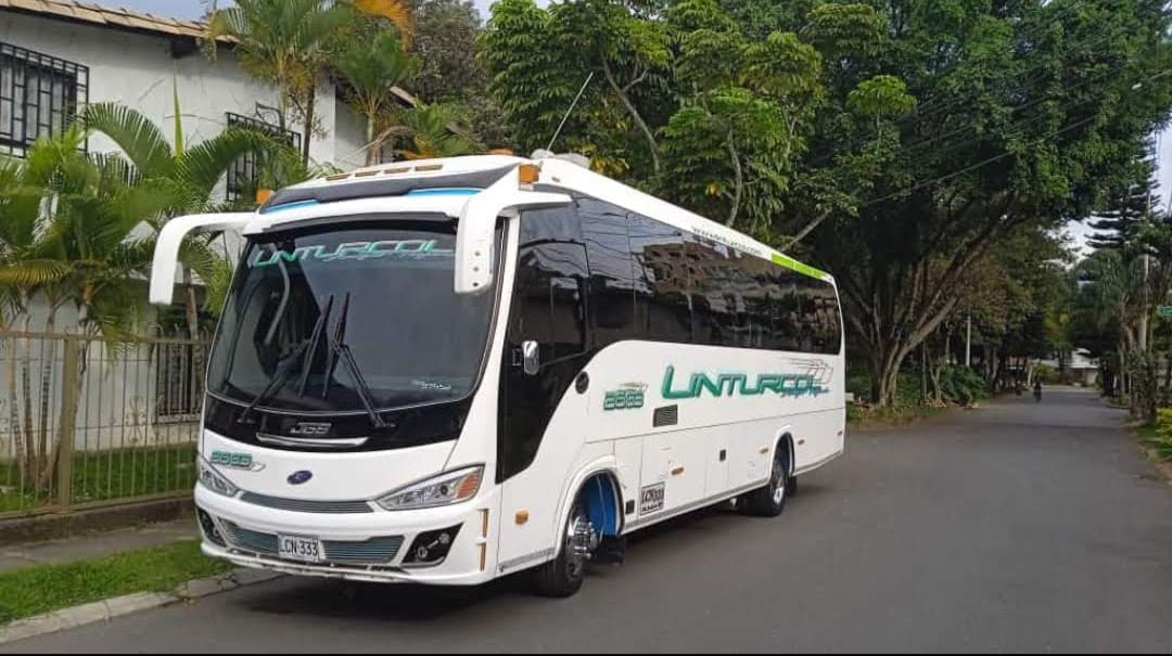 empresas-de-viajes-en-buses-de-transporte-especial-para-el-fin-de-semana-a-anapoima-en-cundinamarca-2