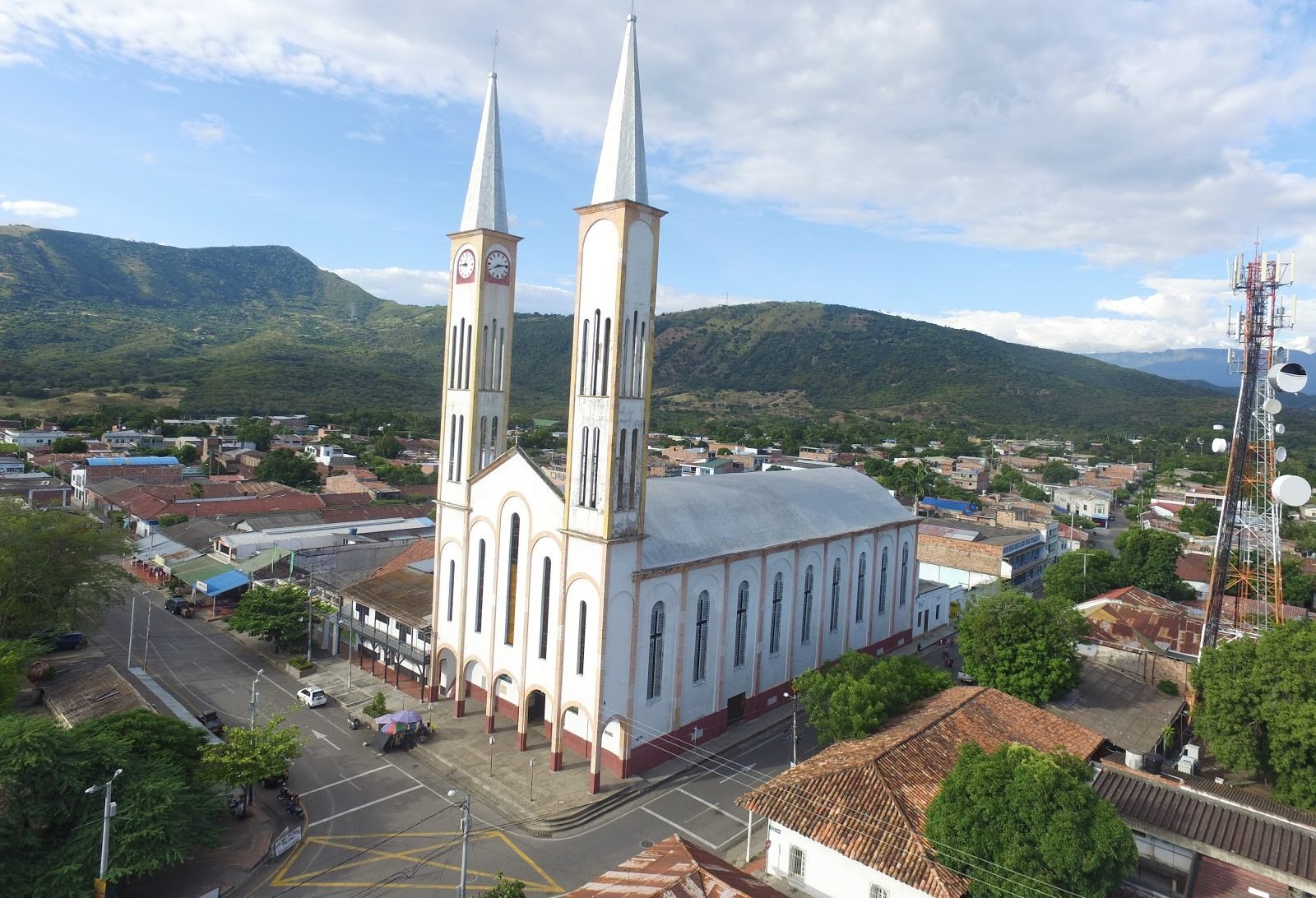 descubre-tocaima-colombia-como-conocer-colombia-en-bus-2